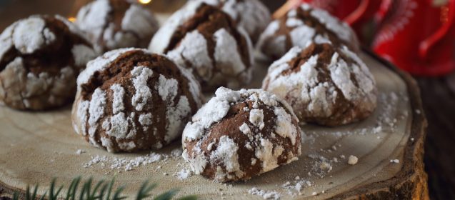 Gluten Free Chocolate Crinkle Cookies